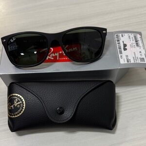 Ray-Ban Classic Black Sunglasses rb 2132